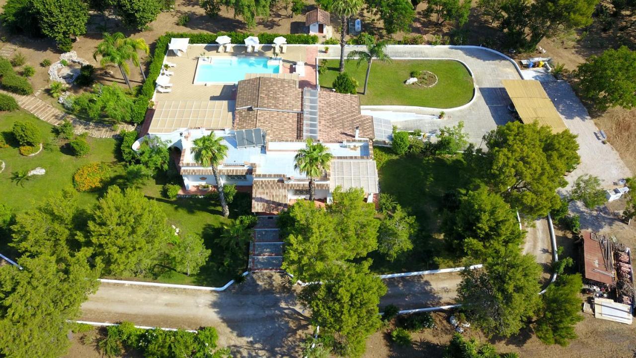 Villa Vetti อูเจนโต ภายนอก รูปภาพ
