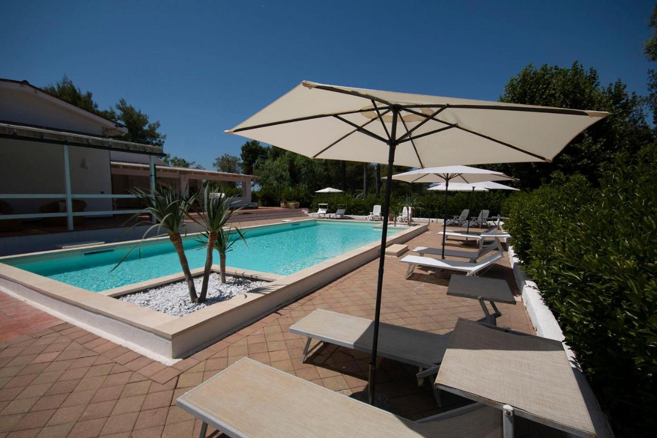 Villa Vetti อูเจนโต ภายนอก รูปภาพ